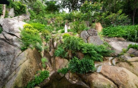 b8 – OUTDOOR LIVING – WATERFALL