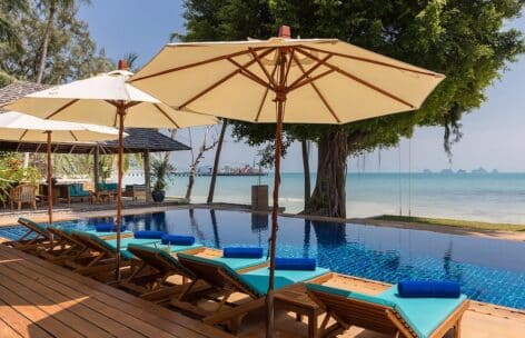 003 Villa lipa noi 6 – Poolside sun loungers